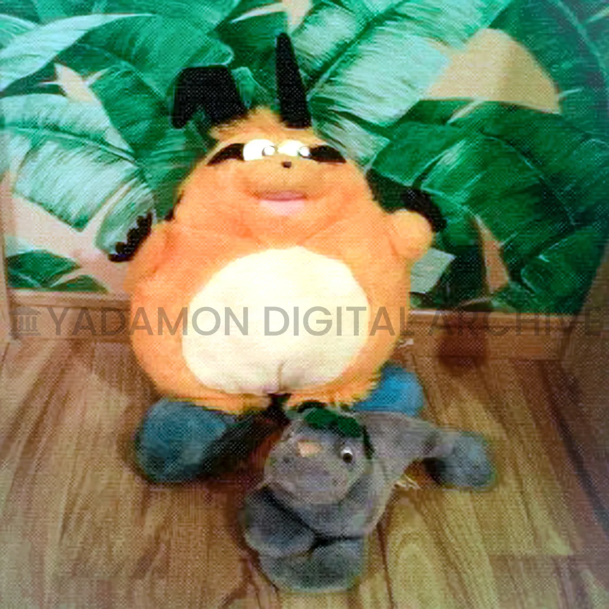 タイモン、マナティ ぬいぐるみ。販売元:徳間ジャパンコミュニケーションズ。Taimon and Manatee plush made by Tokuma Japan Communications Co., Ltd.